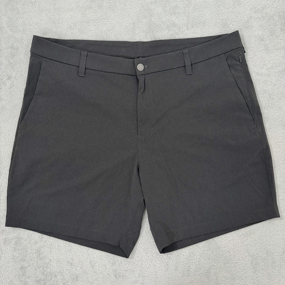 Lululemon Commission Ventlight Shorts Mens 38 Gray Classic Fit 7" Inseam M7ARWS